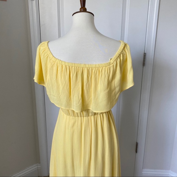 Charles Henry Off-Shoulder Dress - Picture 7 of 8